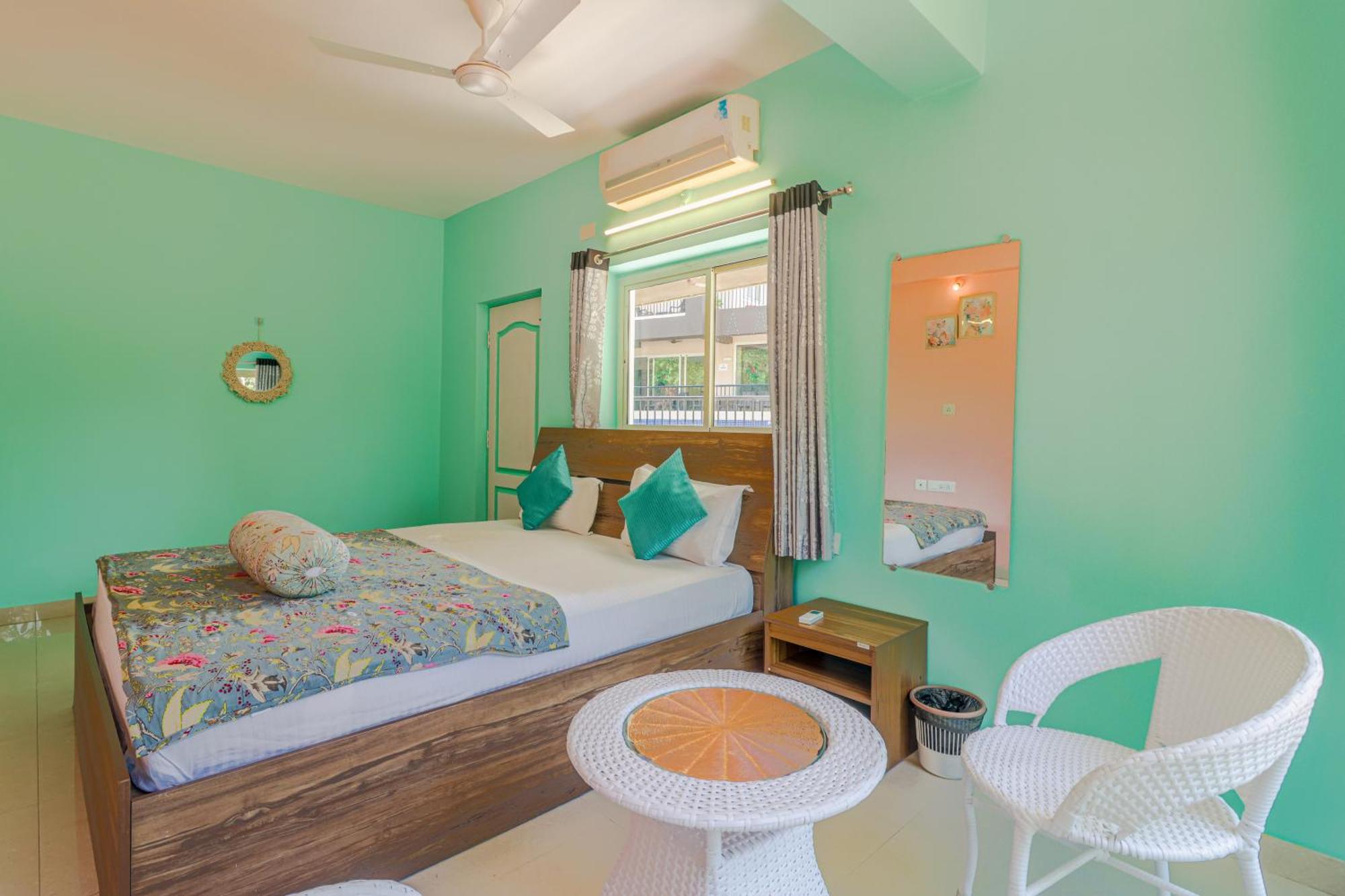 SPARKLING APARTMENT NEAR BEACH POOL & BAR 2bhkX2 Vagator Phòng bức ảnh