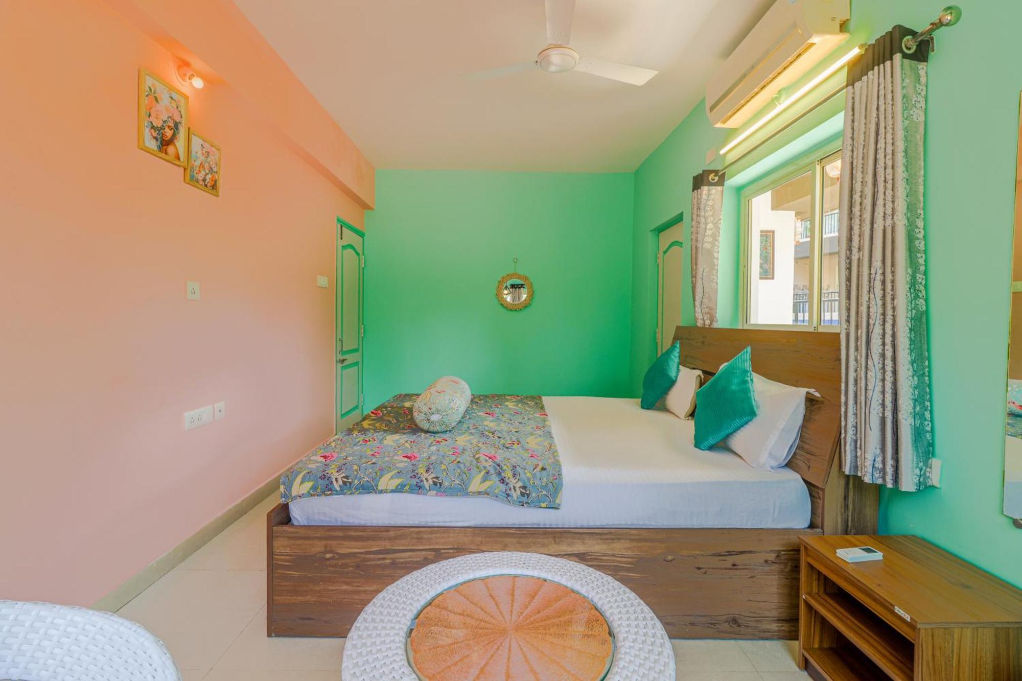 SPARKLING APARTMENT NEAR BEACH POOL & BAR 2bhkX2 Vagator Phòng bức ảnh