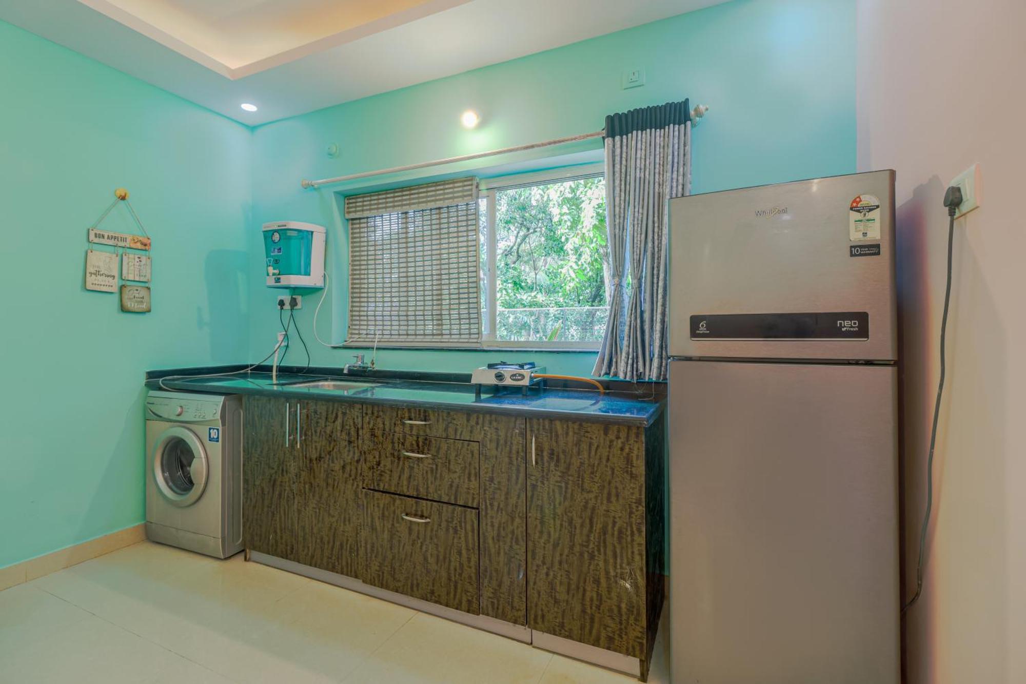 SPARKLING APARTMENT NEAR BEACH POOL & BAR 2bhkX2 Vagator Phòng bức ảnh